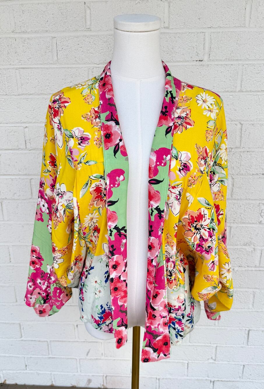 Anthro Akemi + Kin Floral Kimono Cardigan One Size Boho Layering Resort